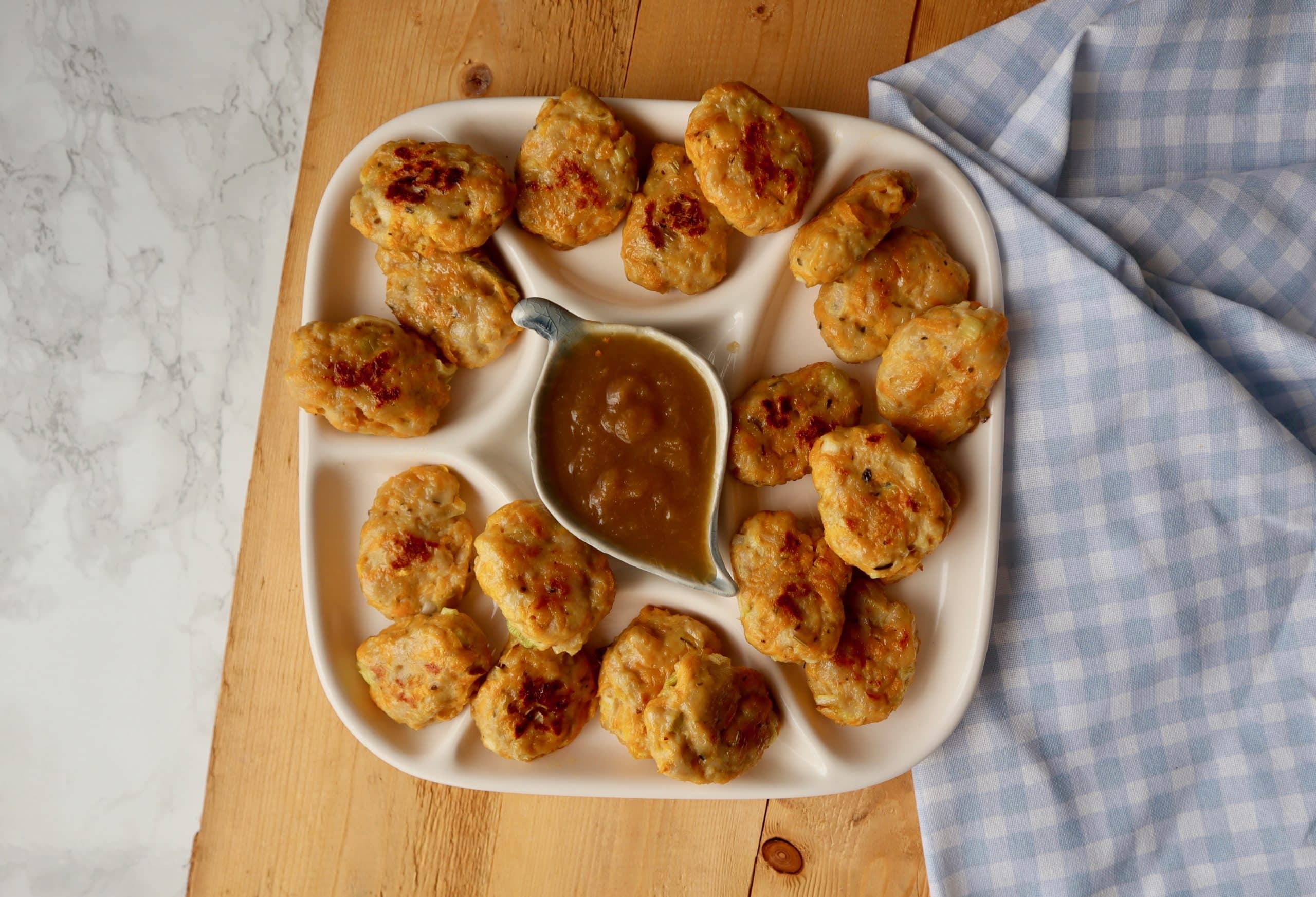 Chicken nuggets med sötsur sås