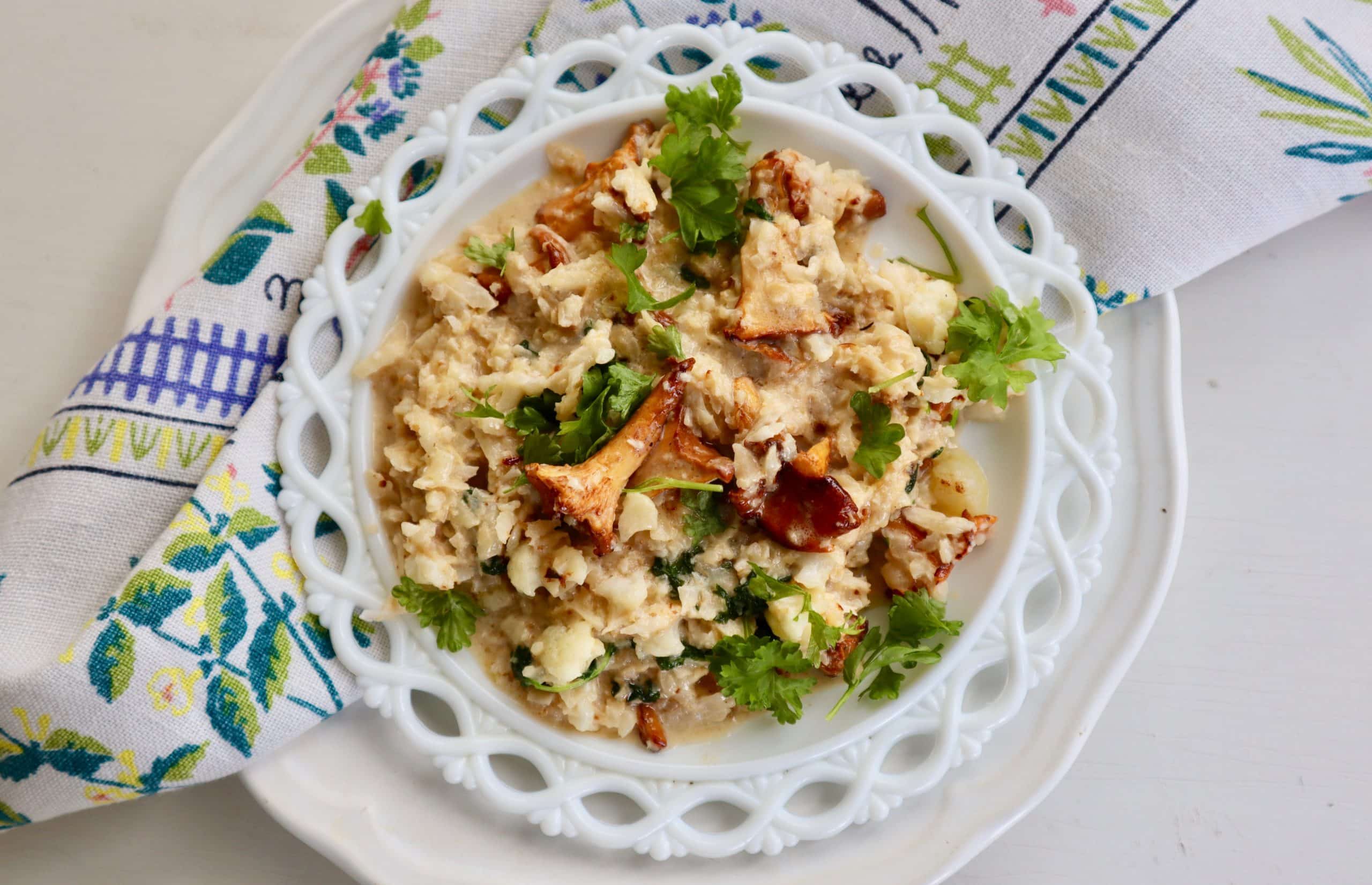 Kantarell-risotto med blomkålsris och persilja