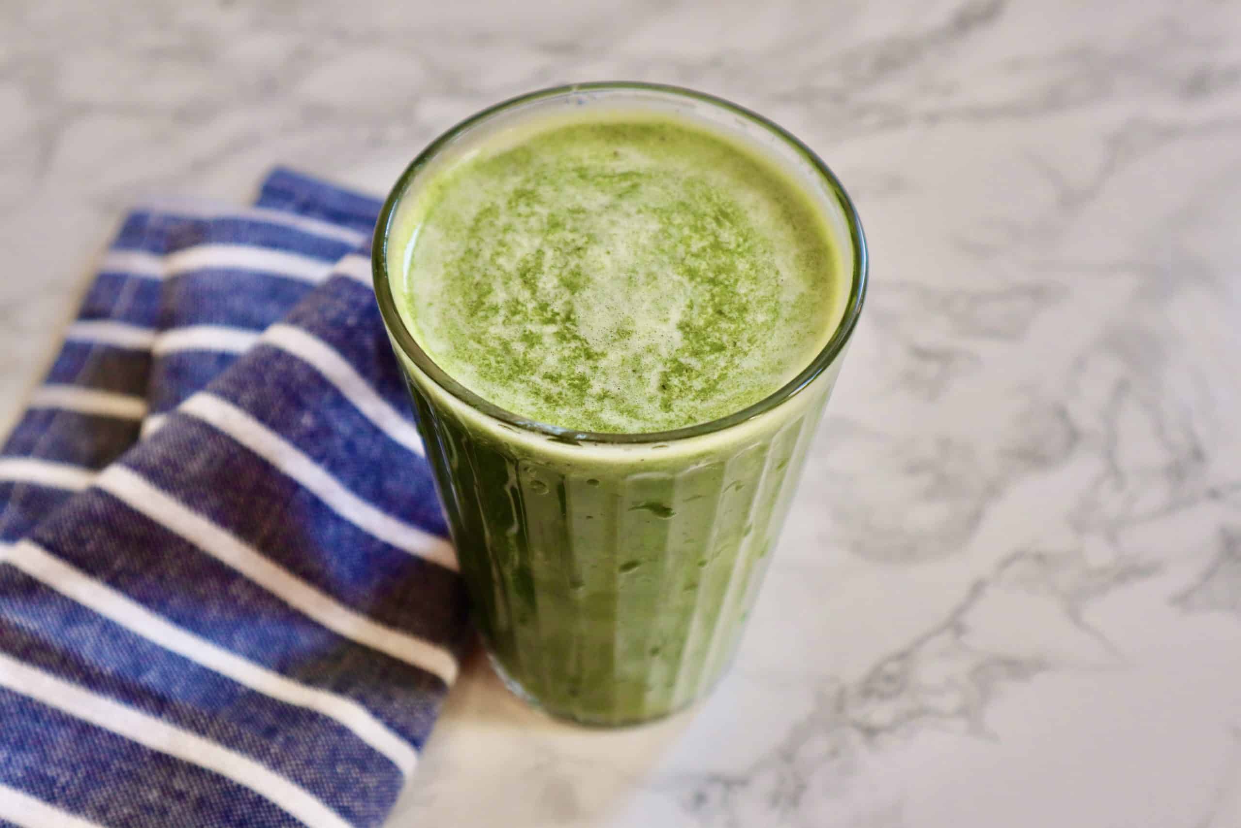 Spenat och selleri-smoothie med citron (Paleo)