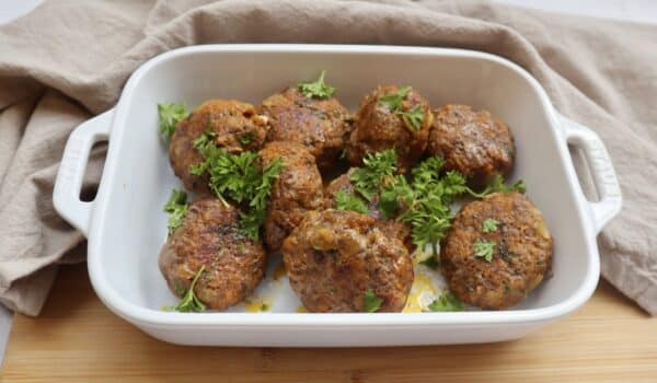 Saftiga nötfärsbiffar med finriven sötpotatis