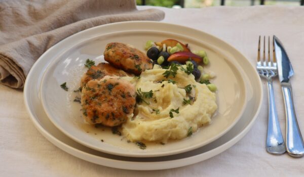 Laxbiffar med citronsky på lent palsternacksmos