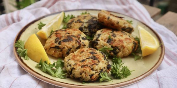 Citronkyckling-burgare med spenat och lök