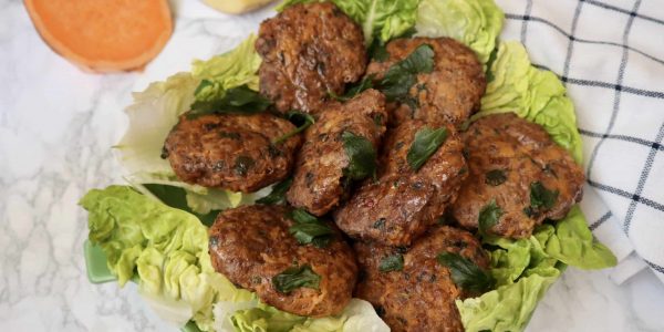 Frukostbiffar med riven sötpotatis och ingefära