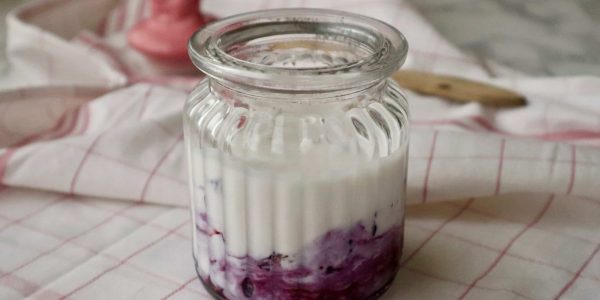 Kokosyoghurt med blåbär och citron