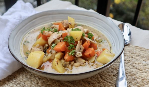 Kycklinggryta med potatis och lök