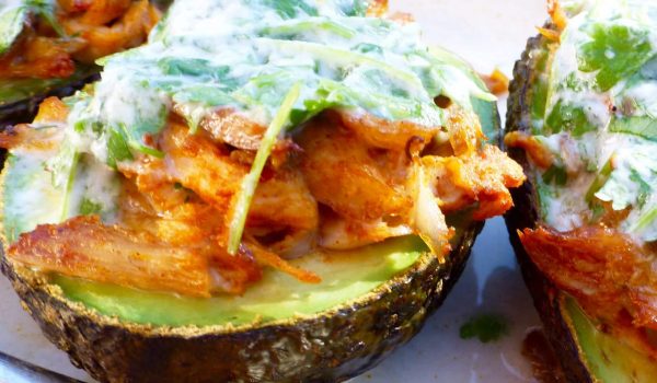 Texmex-kyckling i avokado med koriandersås