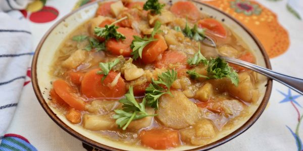 Rotfruktssoppa med benbuljong