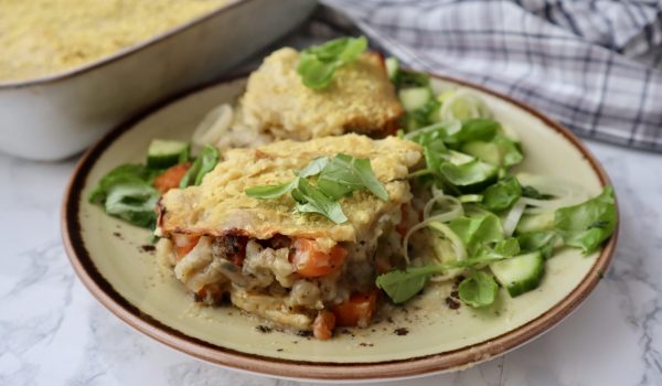 Vegetarisk lasagne med rotselleri, blomkålssås och morötter