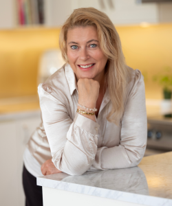 cecilia ljus blus bakgrund