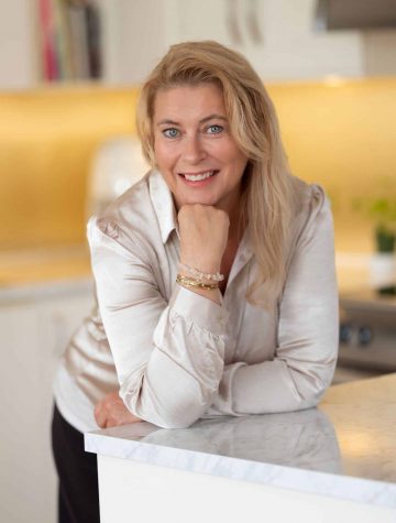 cecilia ljus blus bakgrund