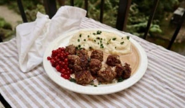 köttbullar med mos storbild